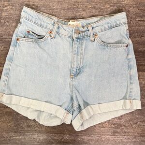 Topshop white wash Denim mom jean shorts size 6 B174